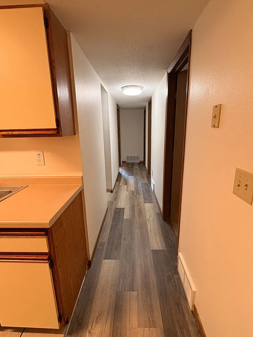 Ivy Apartments — Photo 3