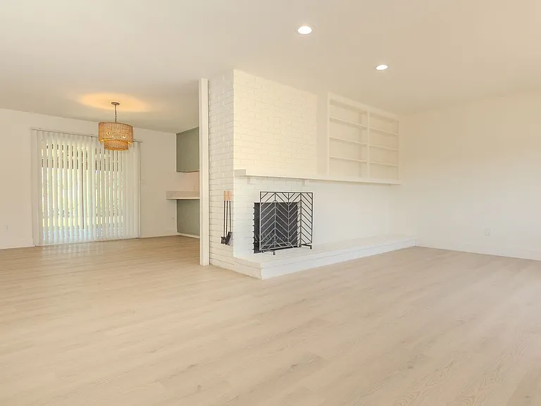 6180 Veemac Ave — Photo 2