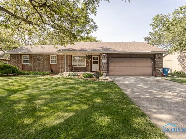 836 Liberty Dr, Waterville, OH 43566