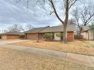 2418 Countrywood Ln, Edmond, OK 73012