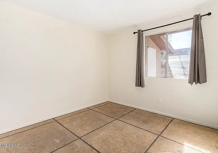 2823 N Flanwill Blvd #1 & 2 — Photo 17