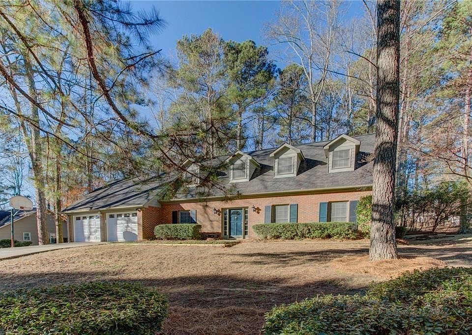1st image of 2215 Heritage Trace Dr