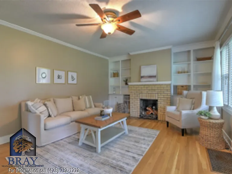 2833 W Walnut St — Photo 3