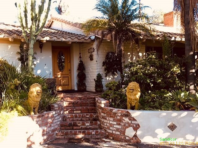 1st image of 2630 Las Palmas Ave