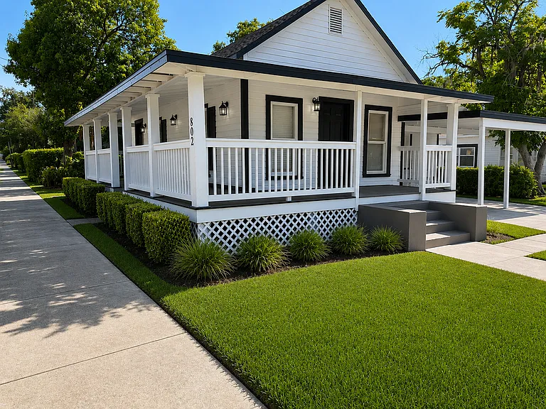 802 N Wheeler St — Photo 1