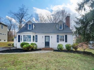31 Wynnewood Rd, Livingston, NJ 07039