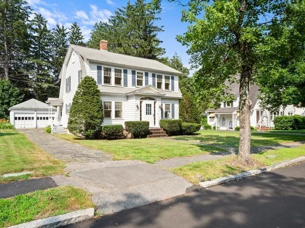 15 Canterbury St, Andover, MA 01810