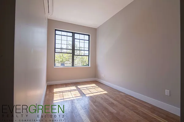 Rented by Evergreen Apartments BK | media 3