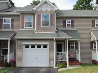 138 Pinebrook Dr, Hyde Park, NY 12538