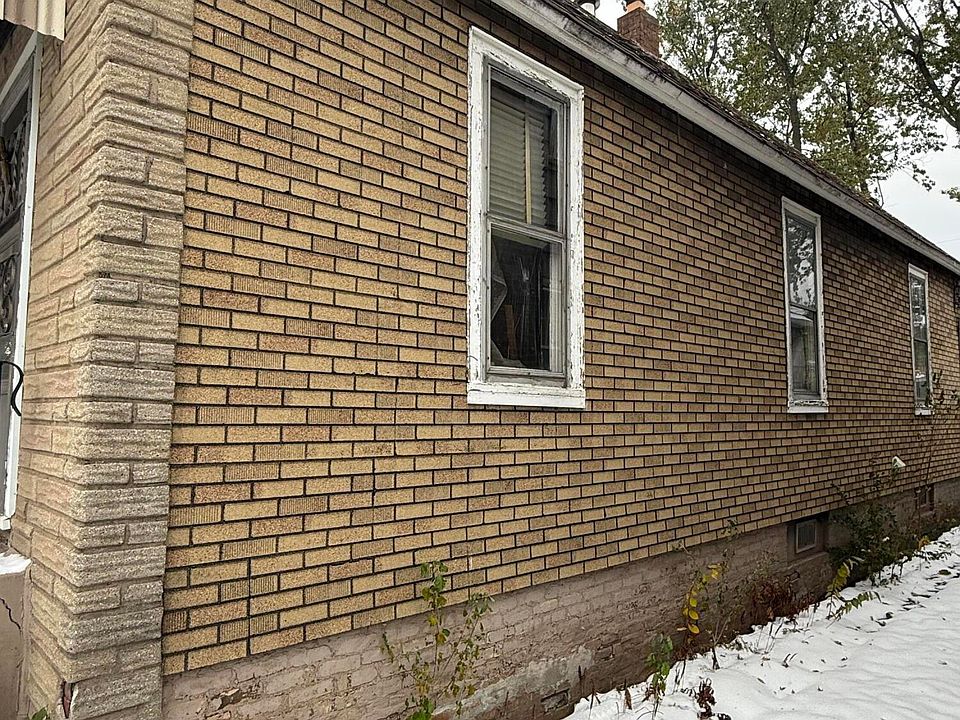 2nd image of 4322 Sheffield Ave