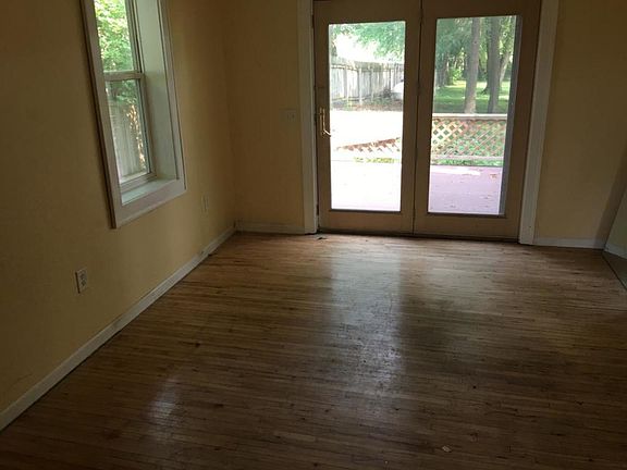 4th image of 22700 730th Ave