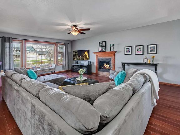 4th image of 806 Harvest Cir SW