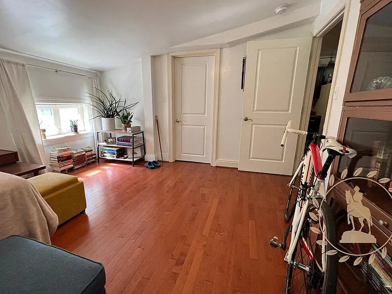 513 Park Ave #404 — Photo 6