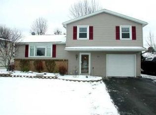 51 Morningstar Dr, Gates, NY 14606