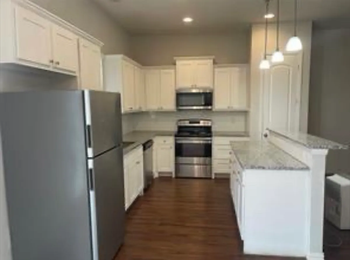 Building Photo - 3912 Ashton Dr