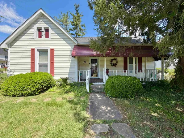 416 34th St, Catlettsburg, KY 41129