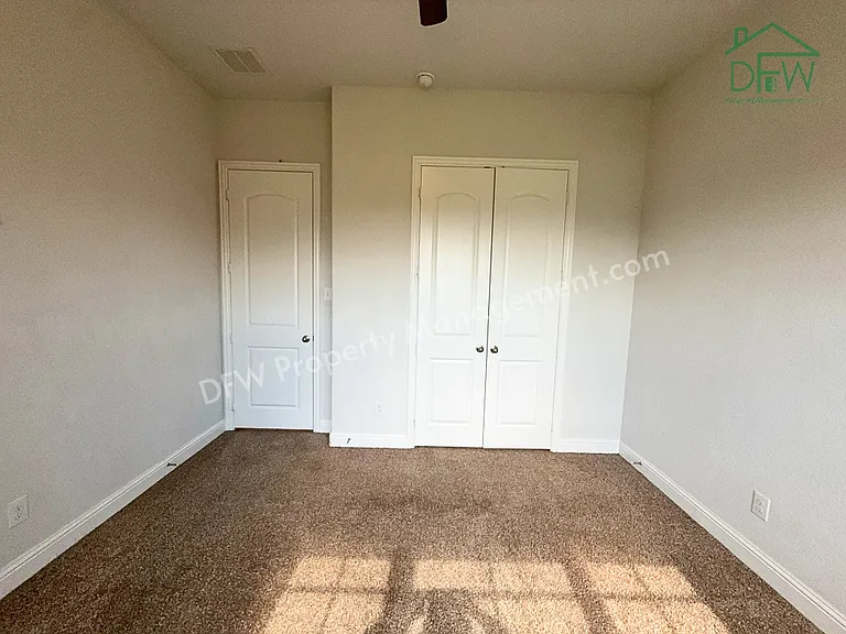 302 Julia Ln — Photo 19