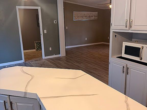 3rd image of 3578 Townsend Ln