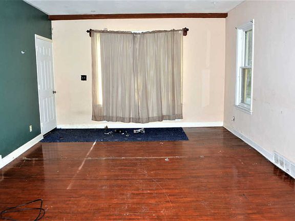 3rd image of 421 Washington St