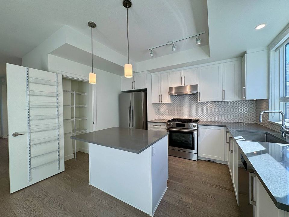 1st image of 10233 River Dr #27