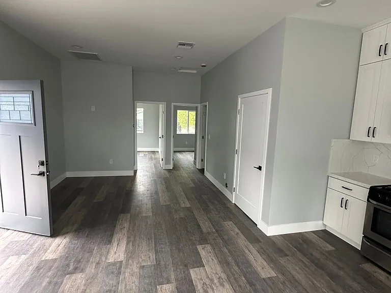 1247 S Azusa Ave — Photo 4