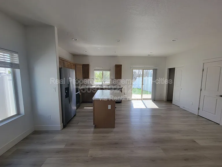 6708 Dradie Pl — Photo 3
