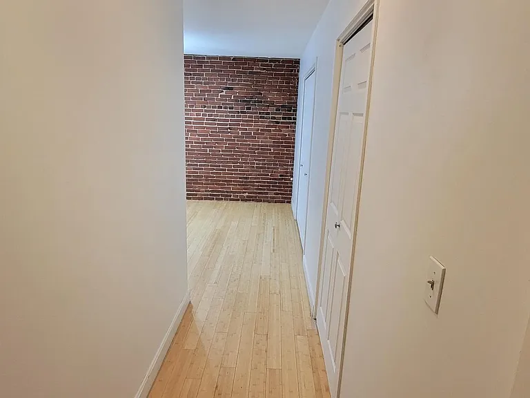 Adams Block — Photo 32