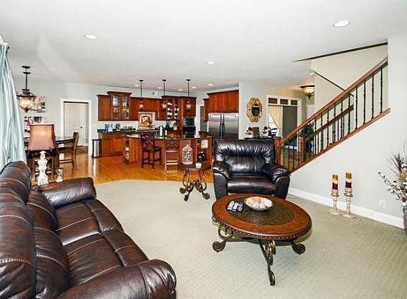 5th image of 10870 Artesian Ln