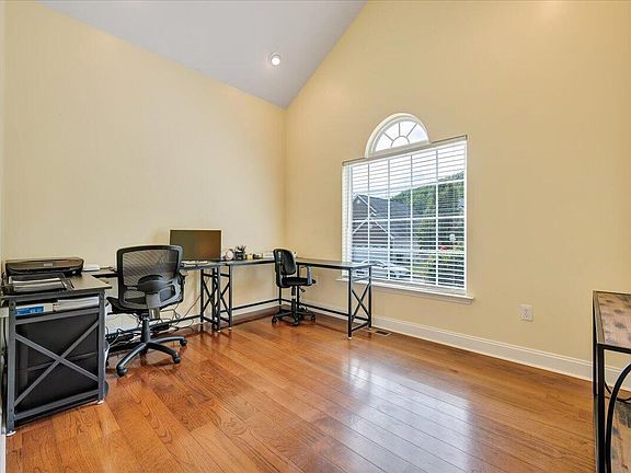 4th image of 4353 Faircrest Ln