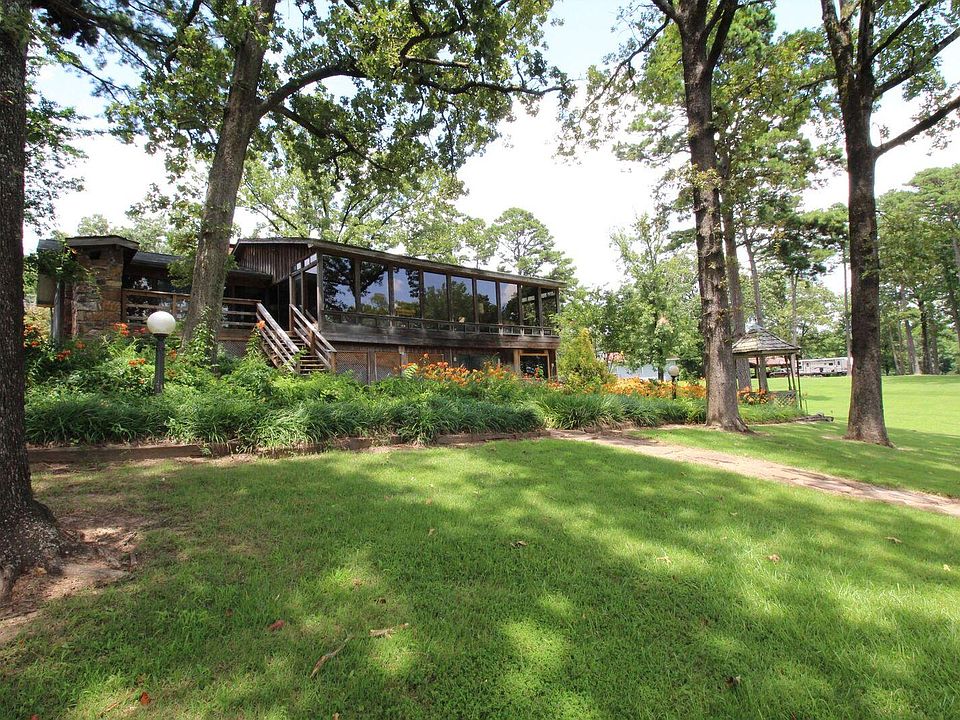 1st image of 122 Woods Ln