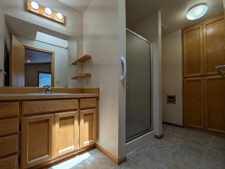 2558 Cubit St — Photo 17