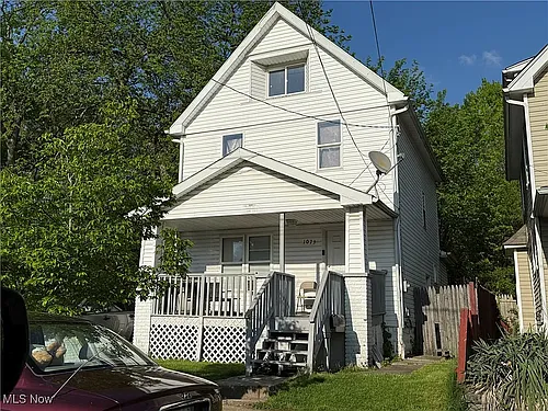 1073 Taylor St Photo 1
