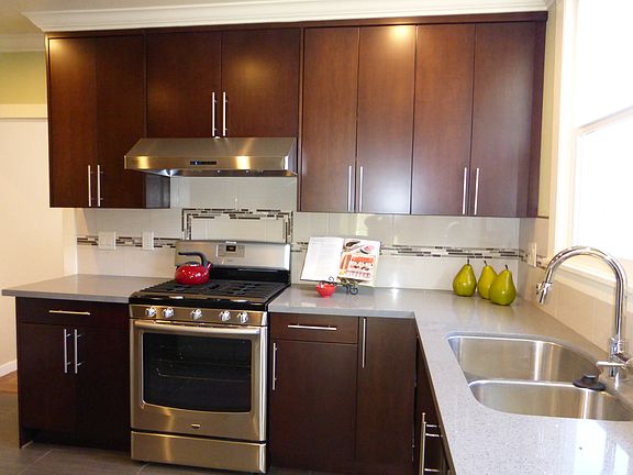 5th image of 449 Montclair Ave