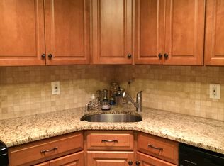 4 Aspen Ct, Hamilton Township, NJ 08619