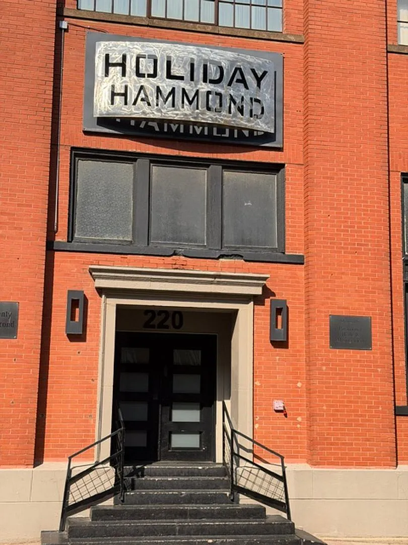 Holiday Hammond — Photo 1