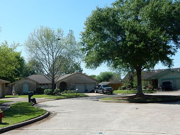4th image of 10510 Sagebluff Dr
