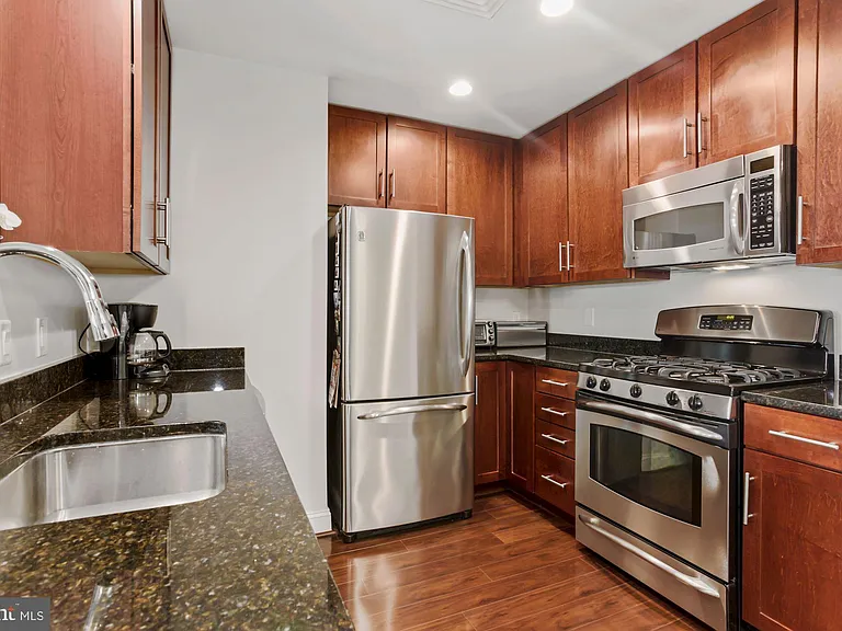 525 N Fayette St #413 — Photo 4