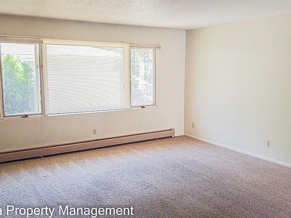 3rd image of 418 & 428 S 2nd St W #418-4