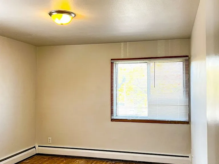 Discover Your Dream Home at Aquilla Park Apartments - Pet-Friendly Living in St. Louis Park! — Photo 12