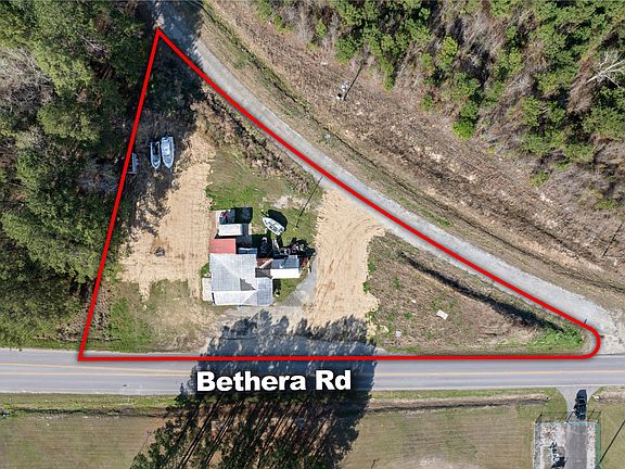 4th image of 1042 Bethera Rd