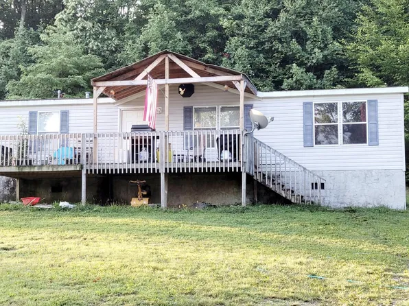 429 Seminole Hl, Clintwood, VA 24228