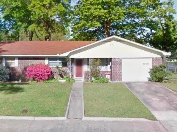 2800 Edgewood Dr, Pine Bluff, AR 71603