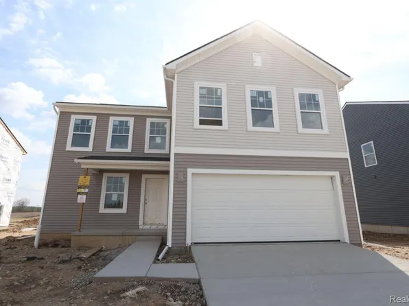 511 Cumberland Trl, Chelsea, MI 48118