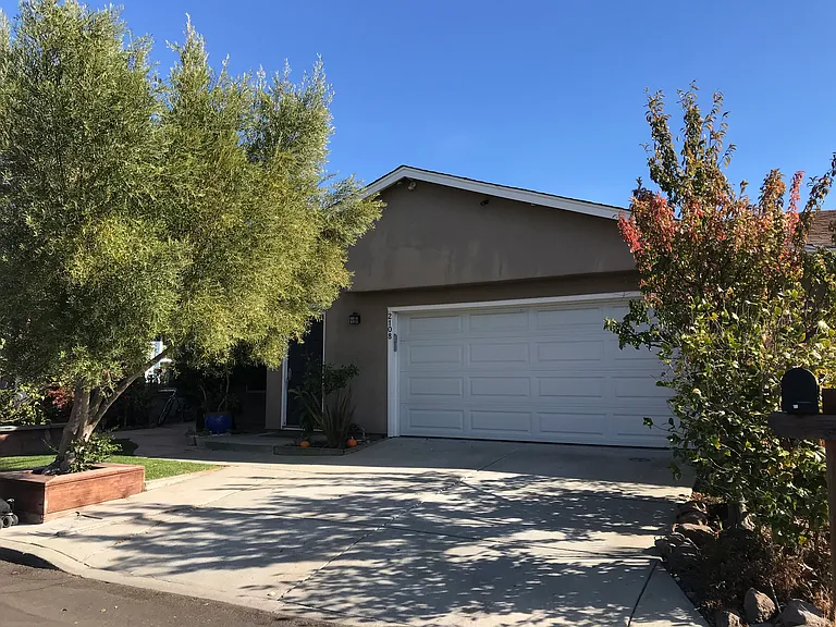 2108 Meadow View Pl — Photo 2