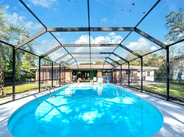 32 Walnut Ave, Shalimar, FL 32579
