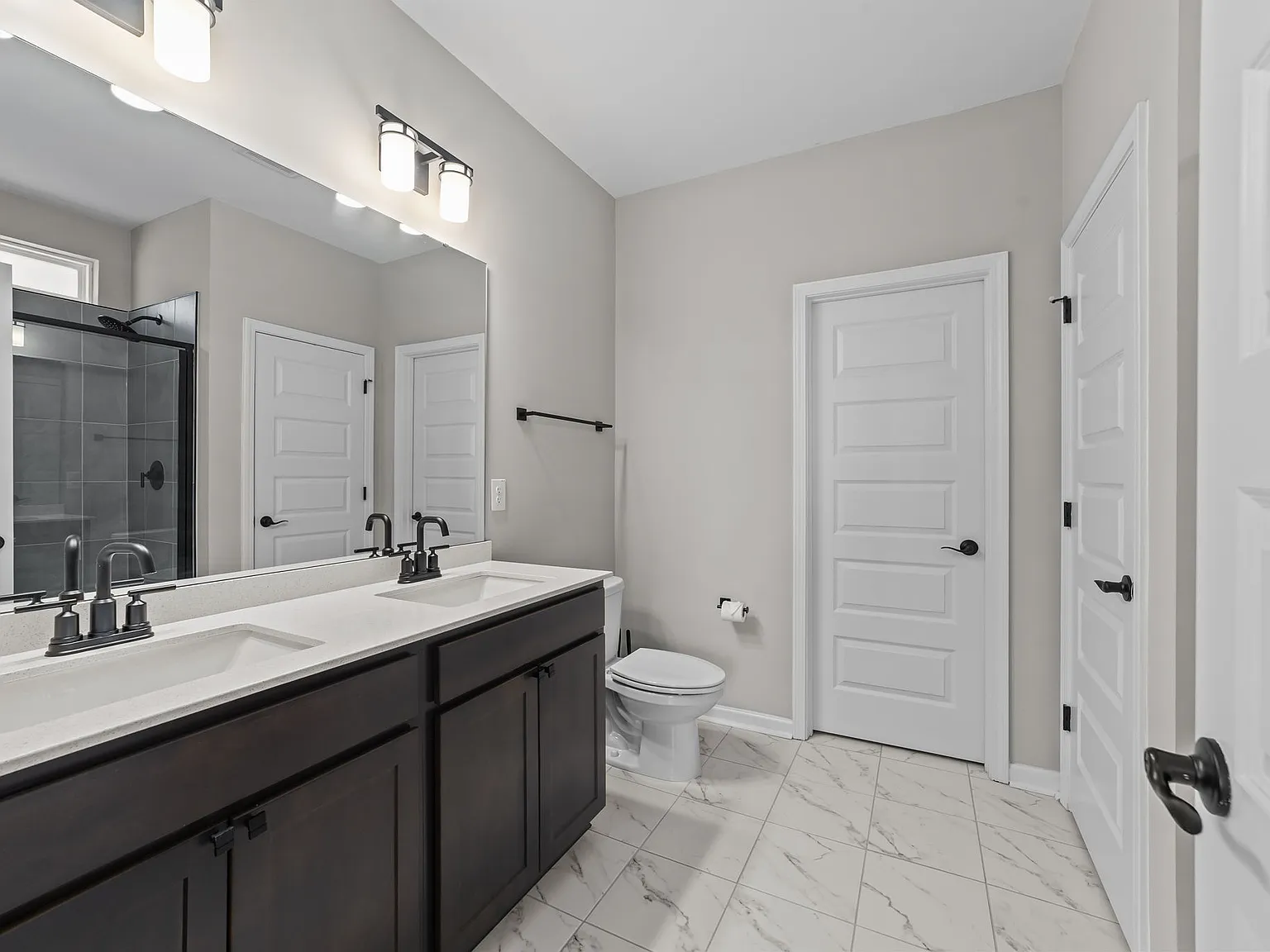 3 bed, 1572 sqft, $2,100 — Photo 2