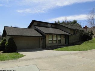 111 Crestview Dr, Morgantown, WV 26505