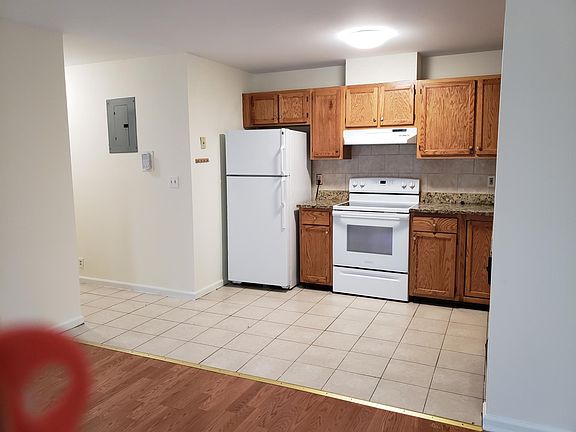 3rd image of 1544 Bedford St #6