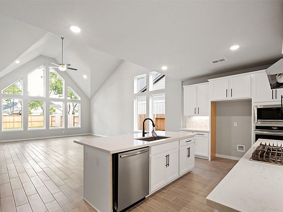 3rd image of 1814 Waters Branch Dr