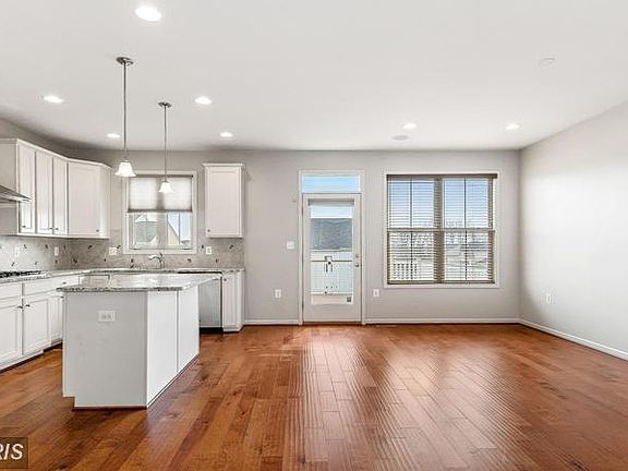 Kitchen and Family Room door to huge deck